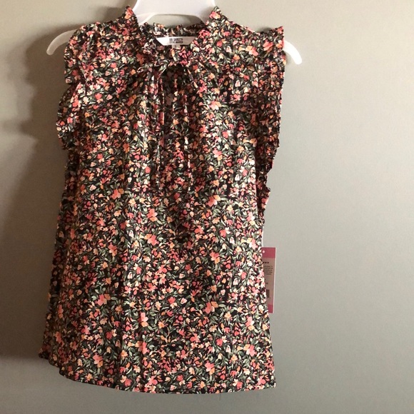 BB Dakota by Steve Madden Tops - STEVE MADDEN WOMAN BLOUSE SIZE SMALL!  NEW WITH TAGS IN IT! SMOKE FREE HOME!